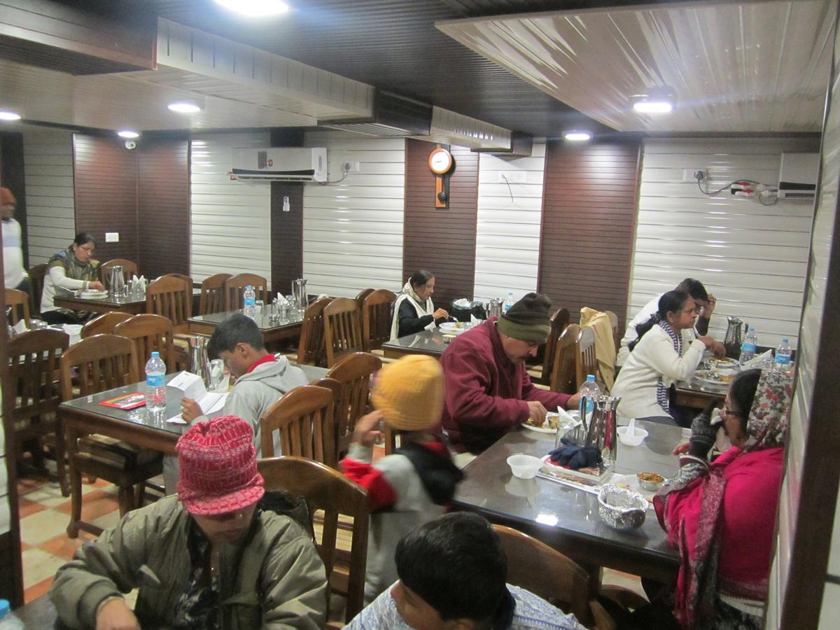 Hotel Akbar Sonamarg Ngoại thất bức ảnh