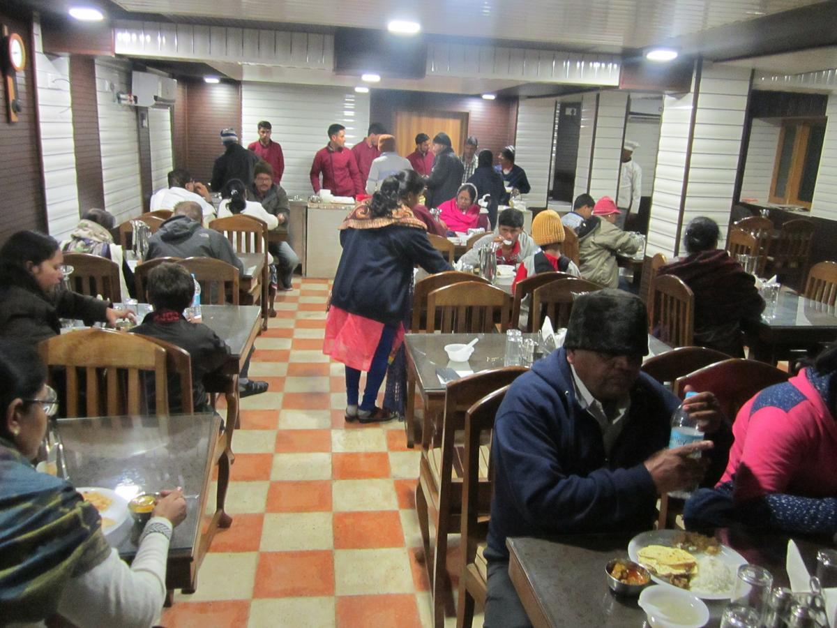 Hotel Akbar Sonamarg Ngoại thất bức ảnh